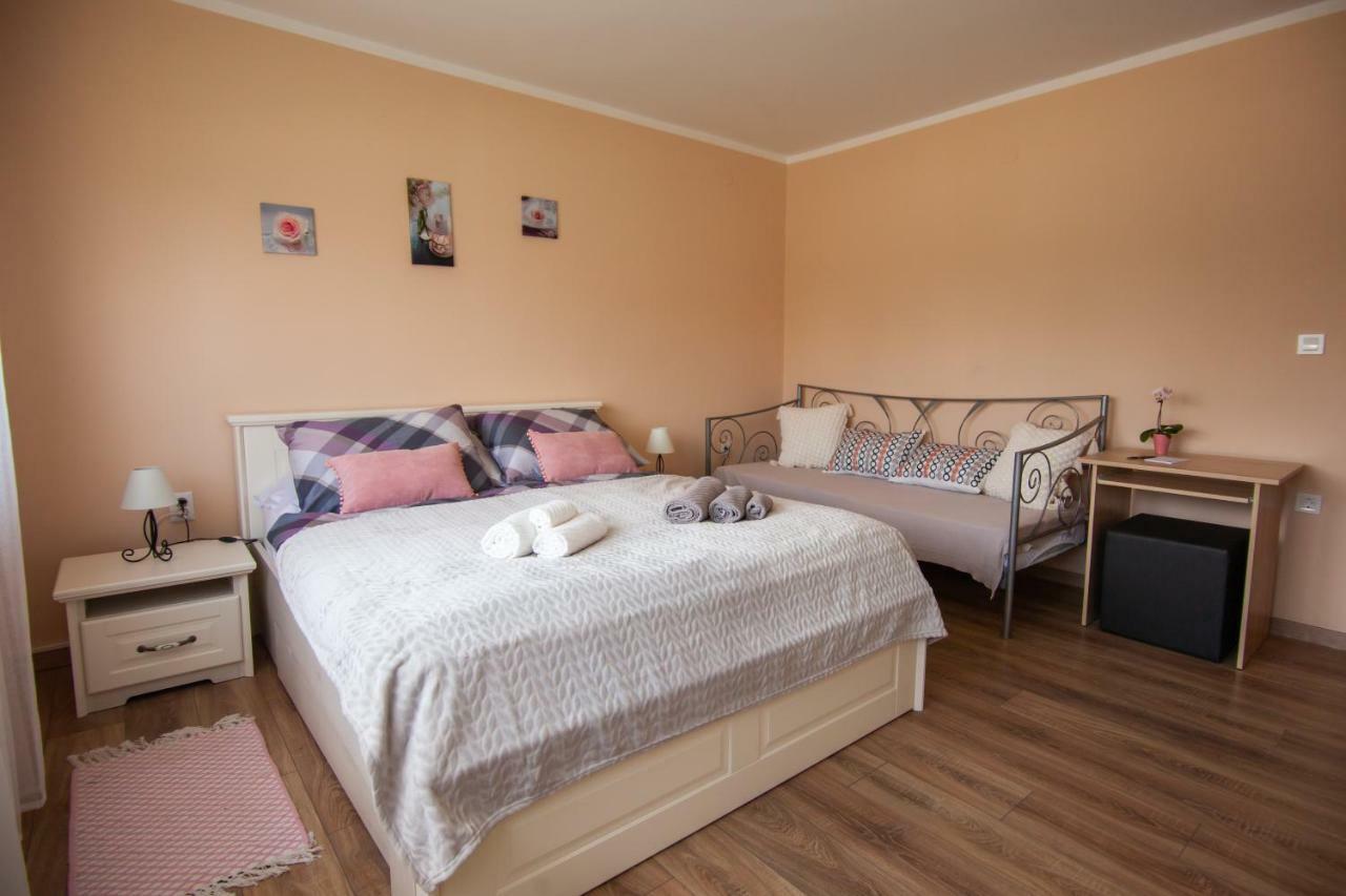 Slavek Apartment *